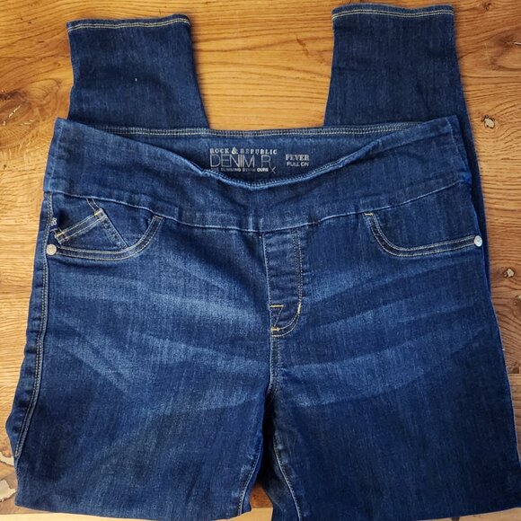 Rock and Republic Fever Pull on Slimming Denim Jeggings - Picture 2 of 7